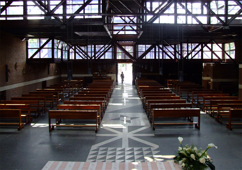 spazio per l'assemblea visto dall'altare