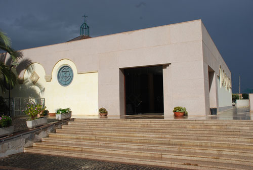 L'ingresso della chiesa