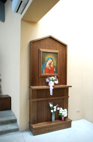 L'immagine mariana ottocentesca, restaurata e collocata nella nuova ancona lignea