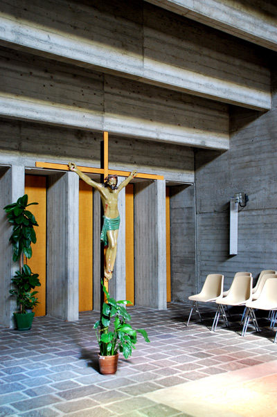 Il crocifisso secentesco, applicato nel 1988 sull'originaria croce in ferro