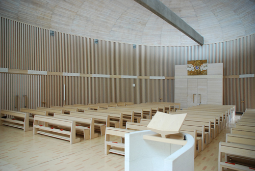 Cividale, San Lorenzo, l�assemblea vista dal�ambone.