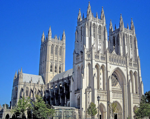 Washington National Cathedral in Washington D.C. (1907-1990) esempio di Gothic Revival. (Wikipedia)