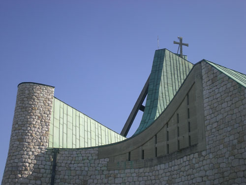 Chiesa di San Giovanni Battista, nota come chiesa dell'Autostrada. Progetto di Giovanni Michelucci (1960-64). Foto di Alessandro Suppressa 