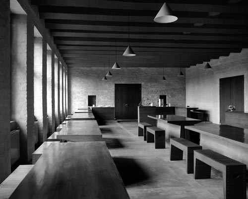 Monastero di Vaals (Belgio), la chiesa (1960). Progetto Arch. Hans van der Laan.
