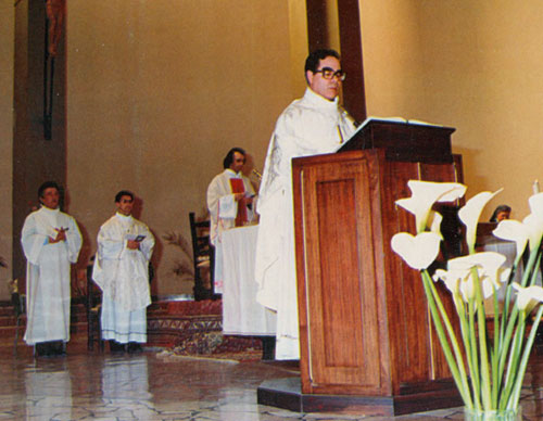 Il primo ambone provvisorio (da La parrocchia di Sant'Eusebio, 2009)